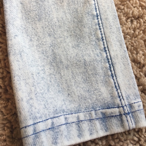 Lightwash jeans - Picture 2 of 6